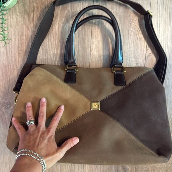 DIANE VON FURSTENBERG DVF FAUX SUEDE TRIPLE COMPARTMENT TRAVEL OVERNIGHT BAG EUC - Picture 3 of 14